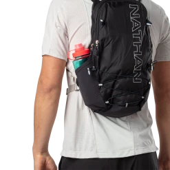 Nathan Crossover Pack 15L 21 Nathan Crossover Pack 15L -New Balance sales NS30350 00110 CrossoverPack15L onBody 7