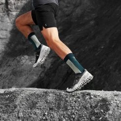 ON Cloudultra -New Balance sales SS21 Cloudultra M BlackWhite Editorial 1